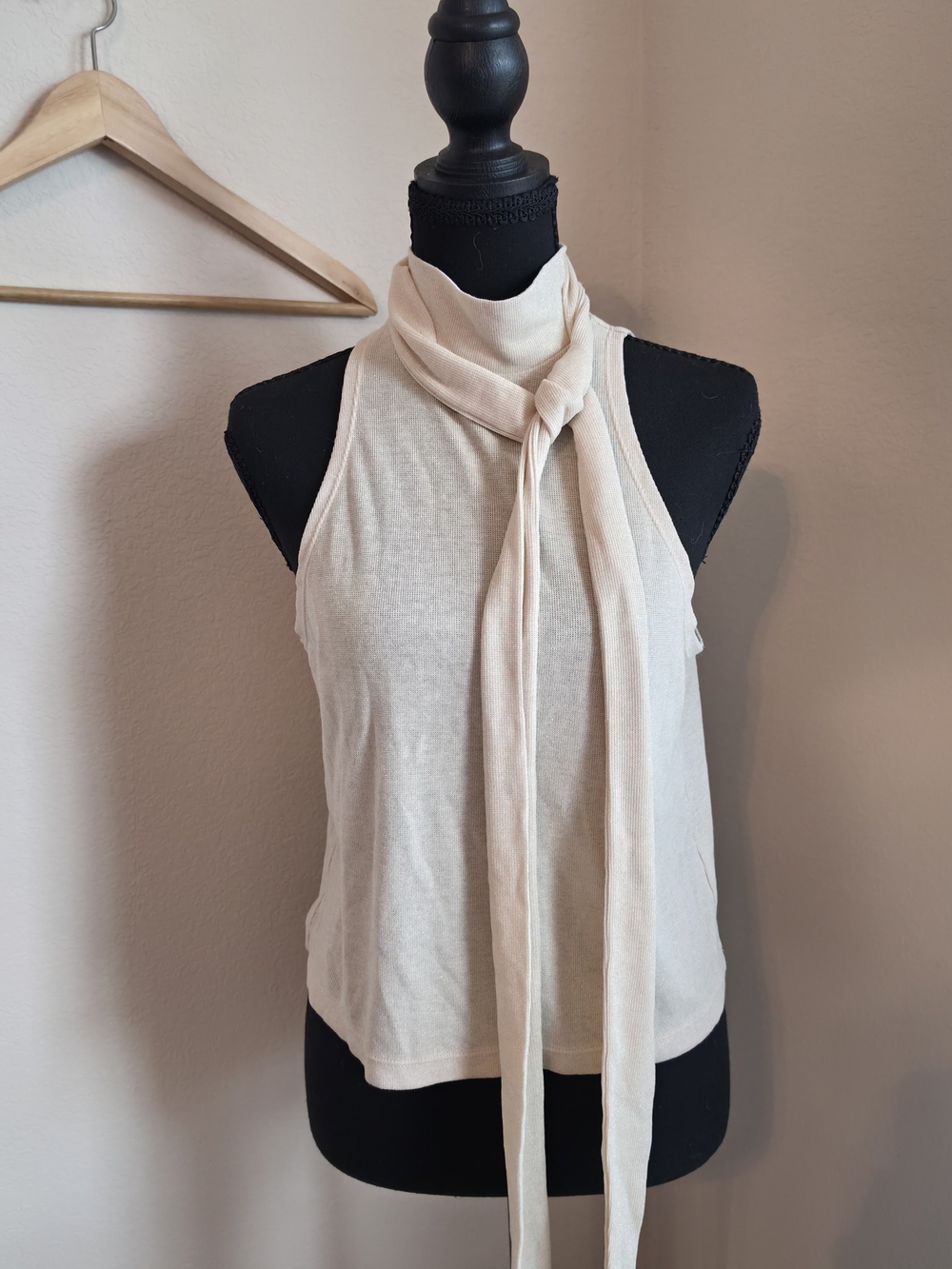 Wild Fable Cream Sleeveless Metallic Mock Neck Tank With Scarf NWT M
